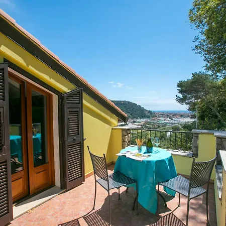 Villa Monte Enrico - Pool And Whirlpool - Happy